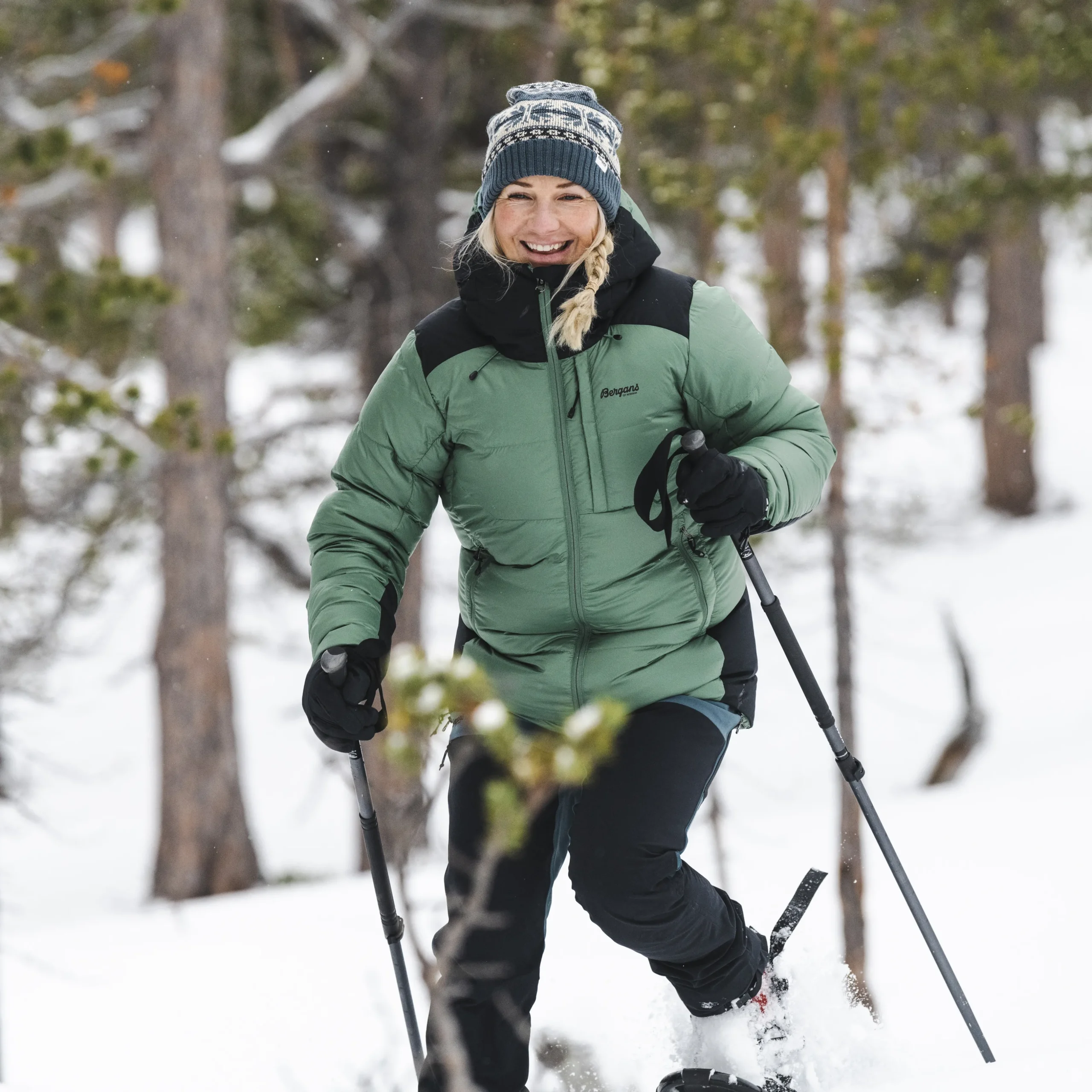 Online Bergans Magma Warm Down Jacket W/Hood Women - Dark Jade Green / Black