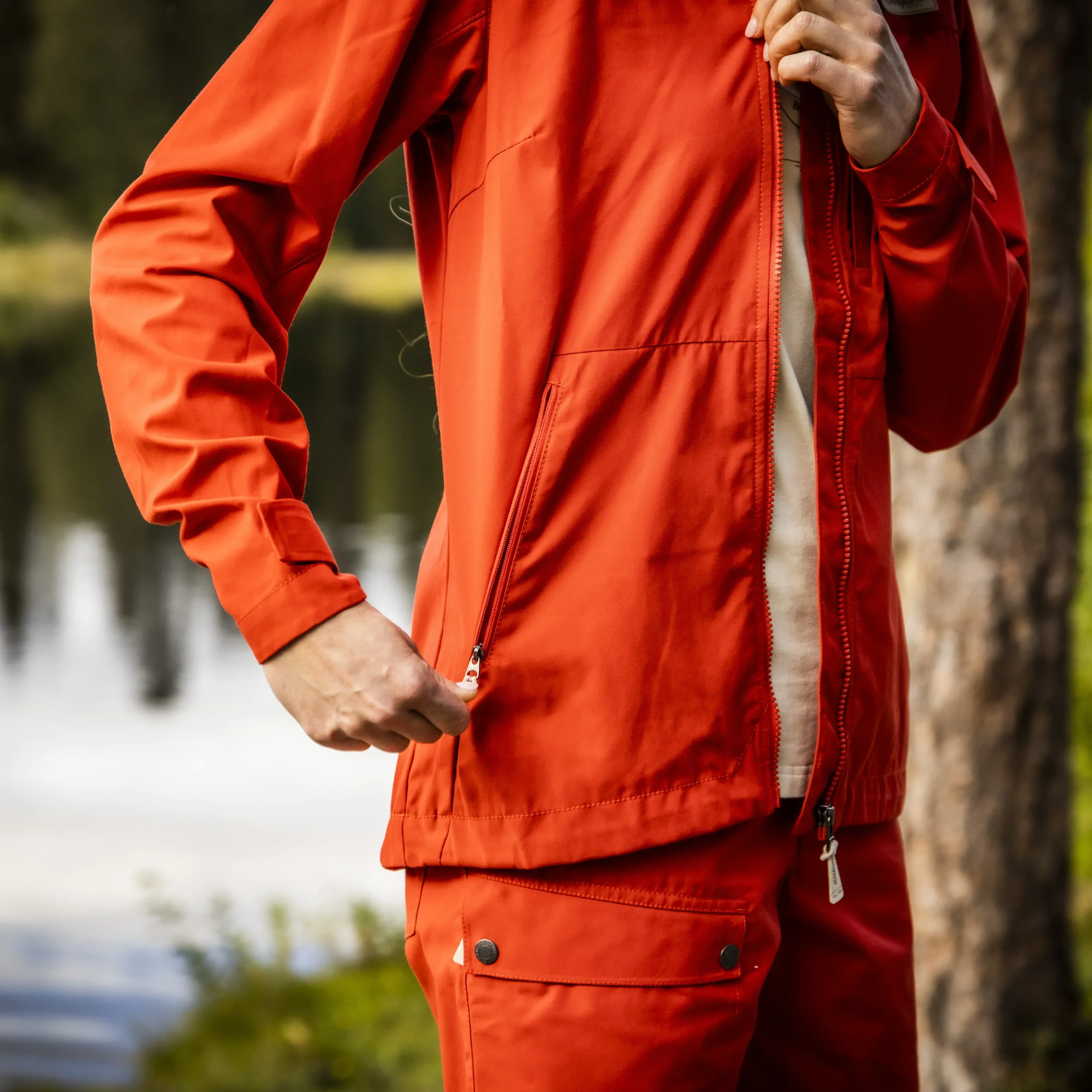 Cheap Bergans Nordmarka Leaf Light Wind Jacket Women - Dark Brick