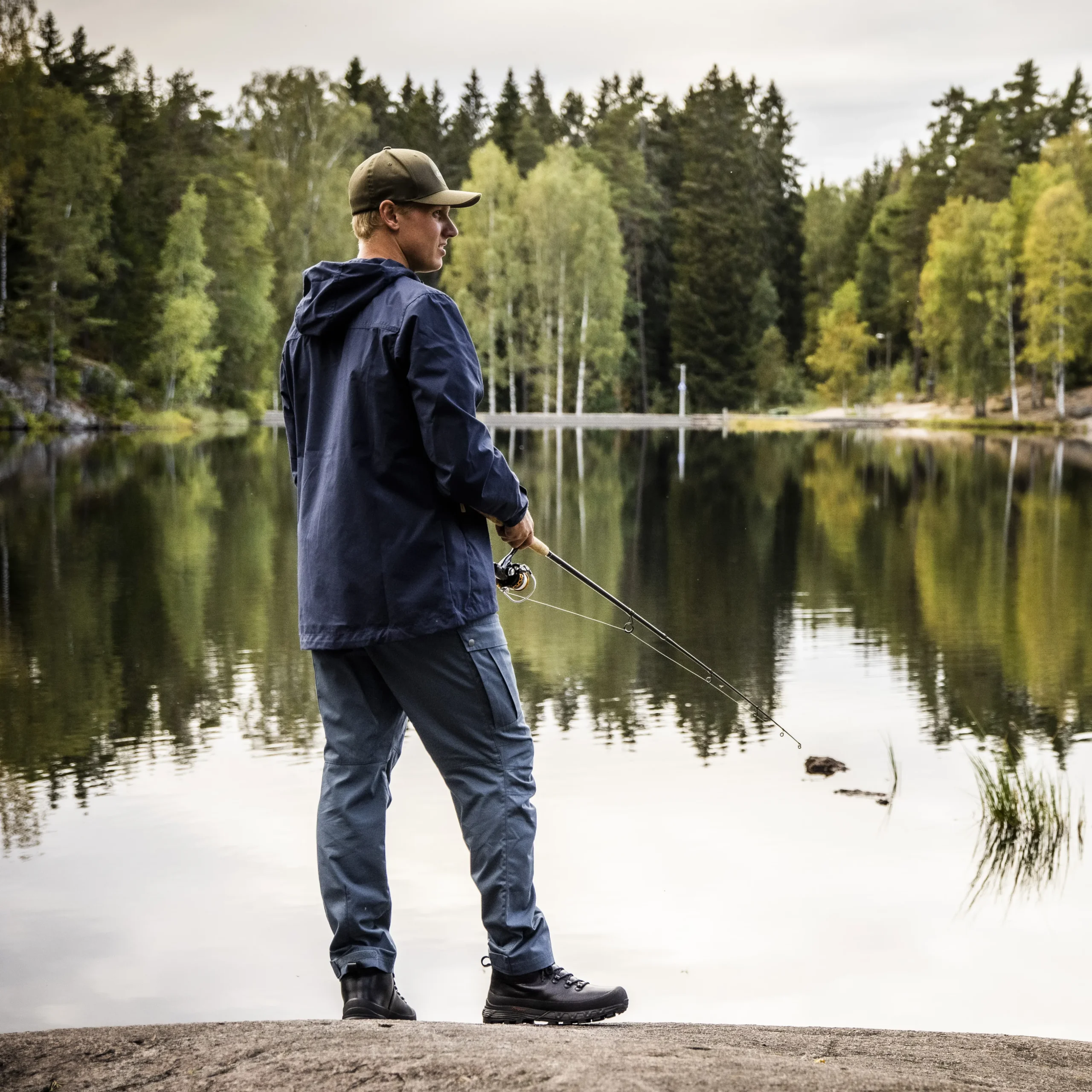 Cheap Bergans Nordmarka Leaf Light Wind Jacket Men - Navy Blue