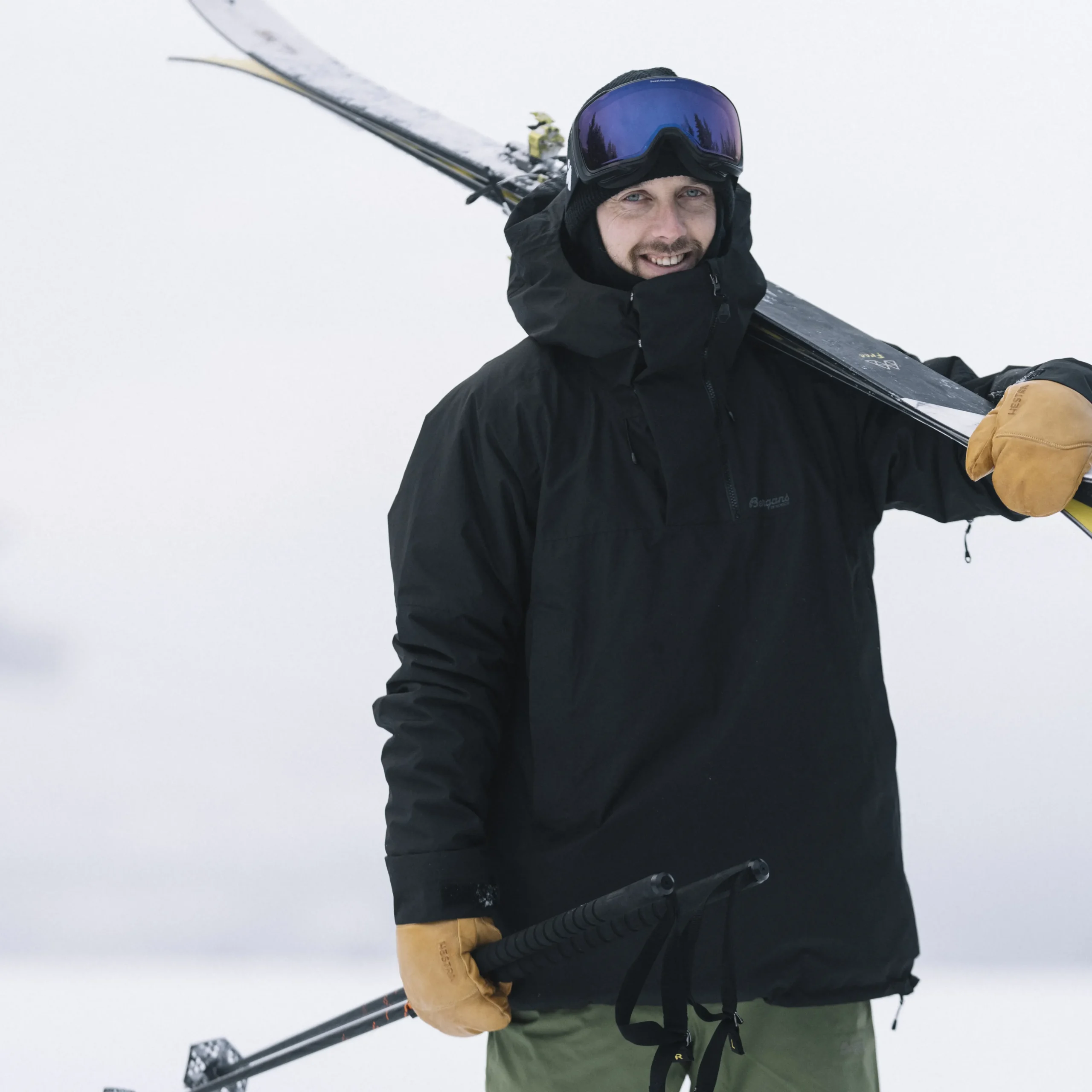 Shop Bergans Stranda V2 Insulated Anorak - Black