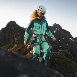 Shop Bergans Tind 3L Shell Pants Women - Light Malachite Green / Malachite Green