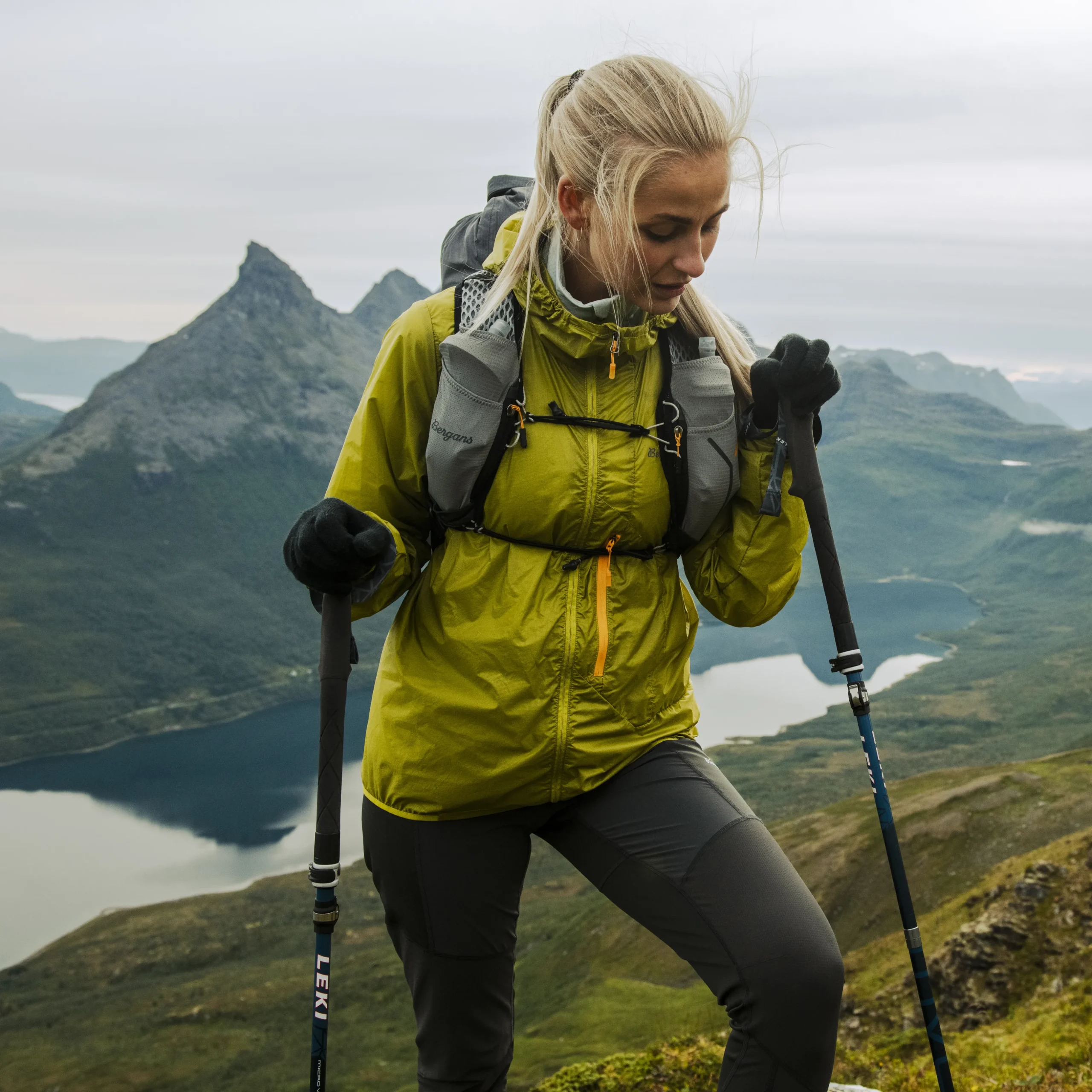 New Bergans Y LightLine Pure Windbreaker Jacket Women - Golden Lime Green