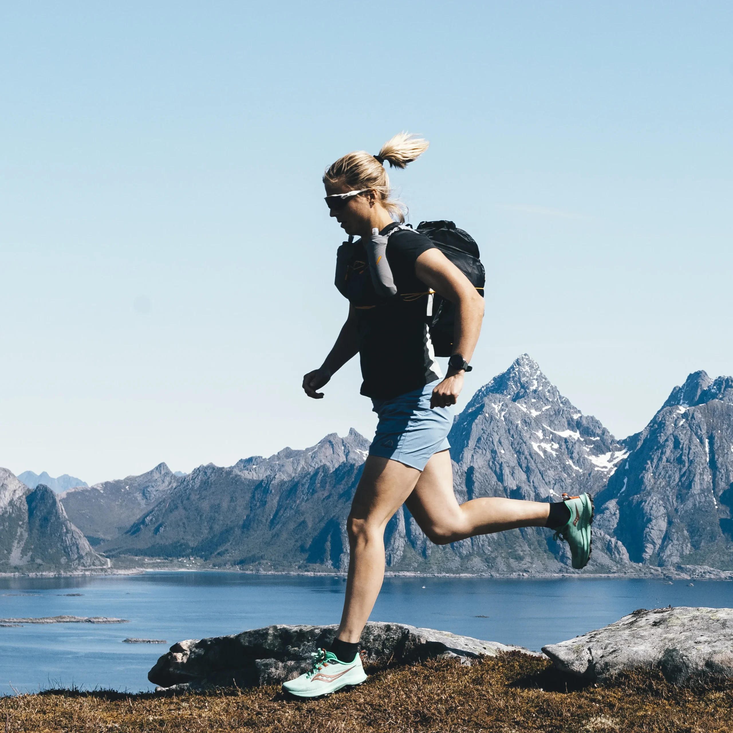 Store Bergans Y LightLine Vapor V2 Shorts Women - Elemental Blue
