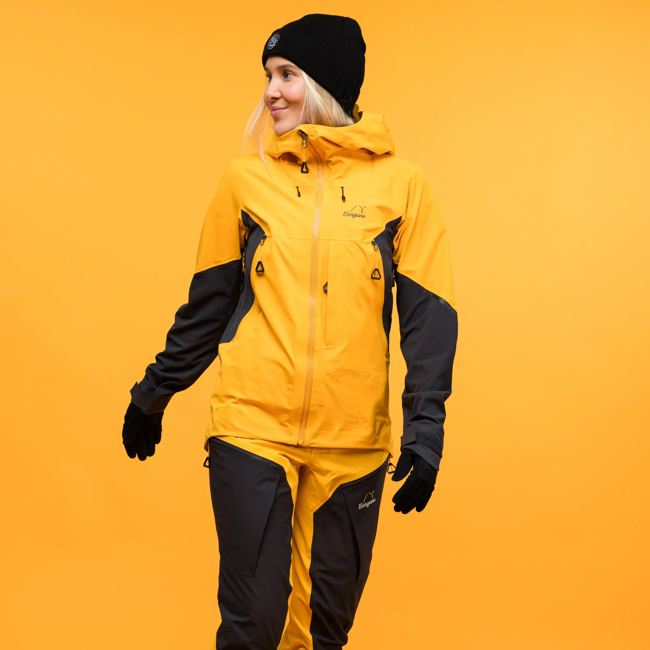 Outlet Bergans Y MountainLine Hybrid Softshell Jacket Women - Mango Yellow / Dark Shadow Grey