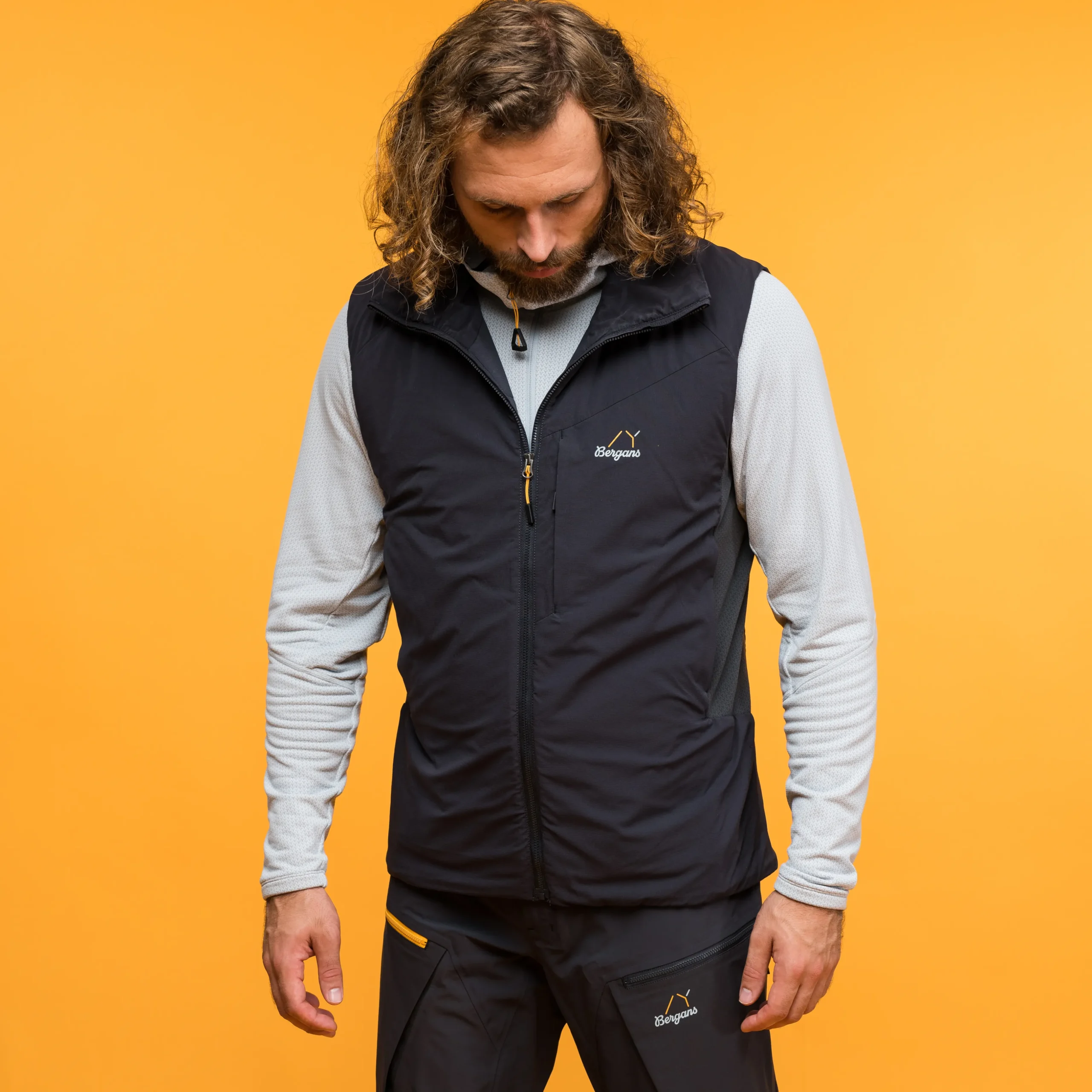 Online Bergans Y MountainLine Light Insulated Air Vest Men - Dark Shadow Grey